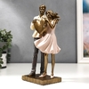 Фигурка полистоун «Влюблённая пара с сердцем», 25.5×8×11.5 см