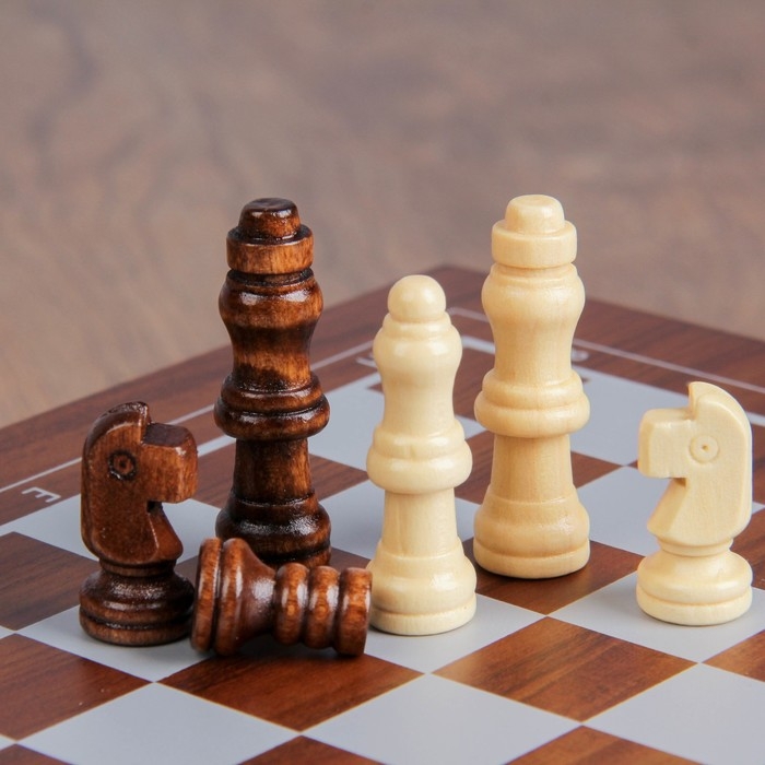 Набор классических настольных игр 4 в 1: шахматы, покер, 24×24 см