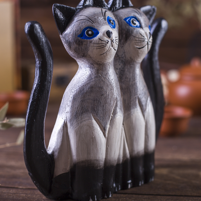 Сувенир «Кошки с темными лапками», 4×13×13 см, дерево