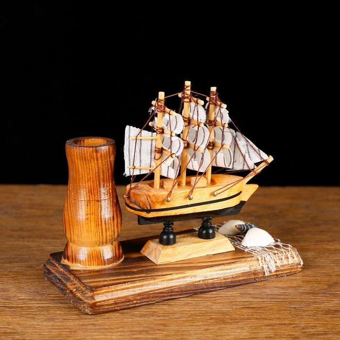 Карандашница дерево с моделью корабля «Путь», 12×13×6 см