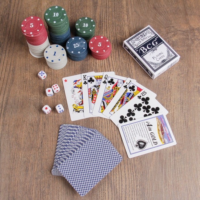 Набор классических настольных игр 4 в 1: шахматы, покер, 24×24 см