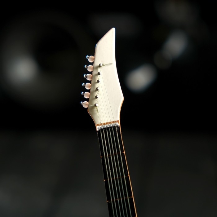 Гитара сувенирная Ibanez, на подставке, 24×8×2 см, бело-чёрная