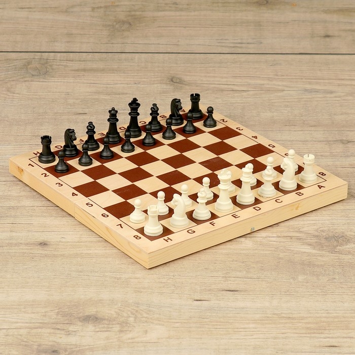 Шахматные фигуры, пластик, король 6,2 см, пешка 3,5 см