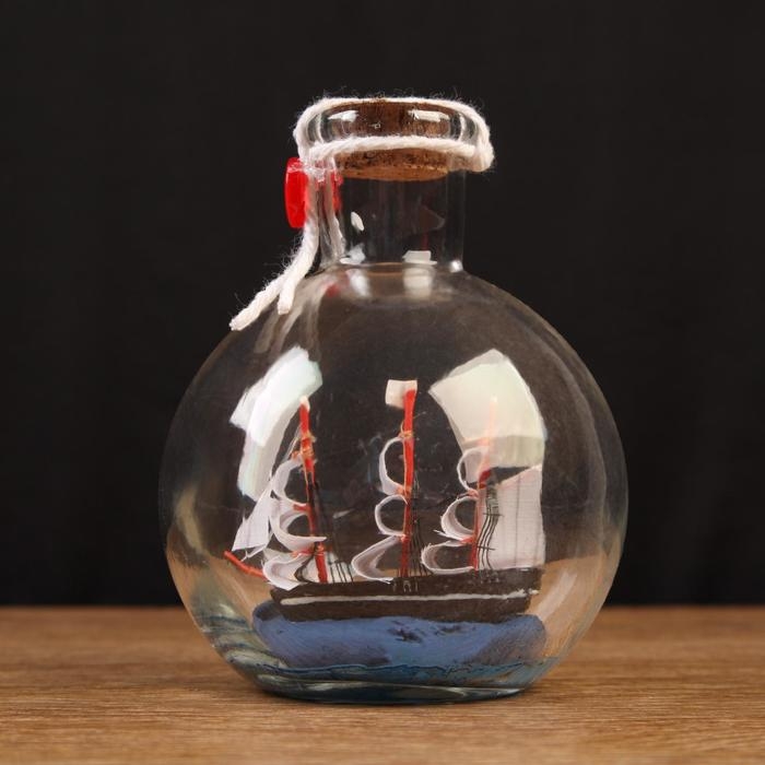 Корабль в бутылке «Только вперёд», вертикальная фигурка, 11×8 см
