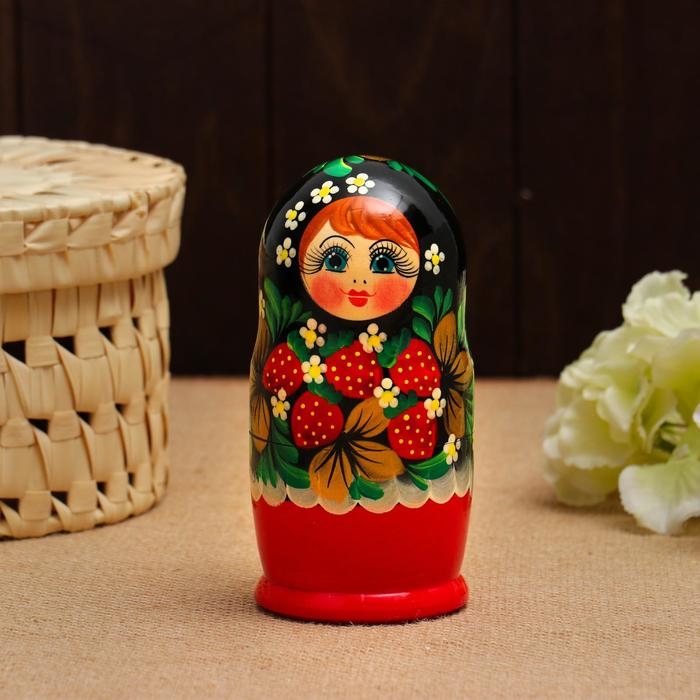 Матрёшка дерево «Земляничка», красное платье, 5 кукольная, 15 см