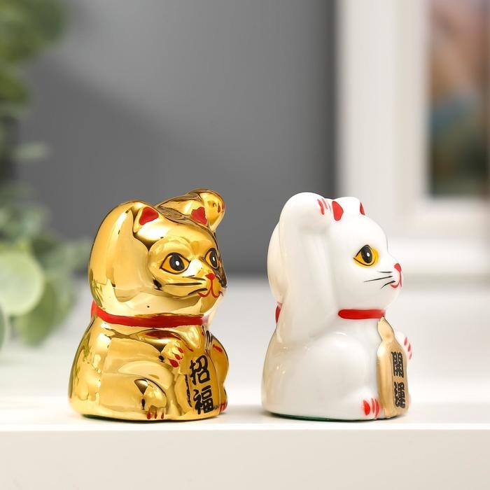 Набор фигурок керамика «Кот Манэки-нэко белый и золотой», 2 шт., 5×3.3×3 см
