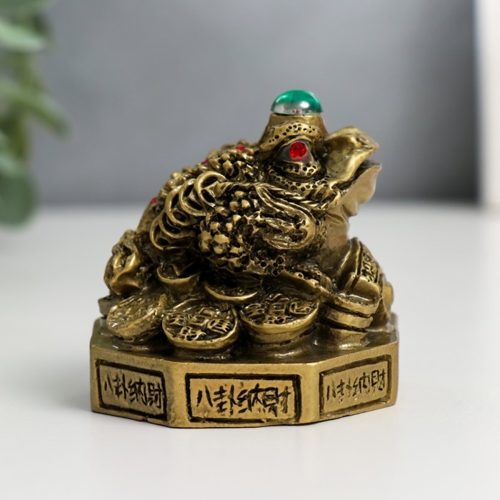 Нэцкэ фигурка «Жаба на Ба-гуа», полистоун, под бронзу, 5.8×5.8×6.6 см
