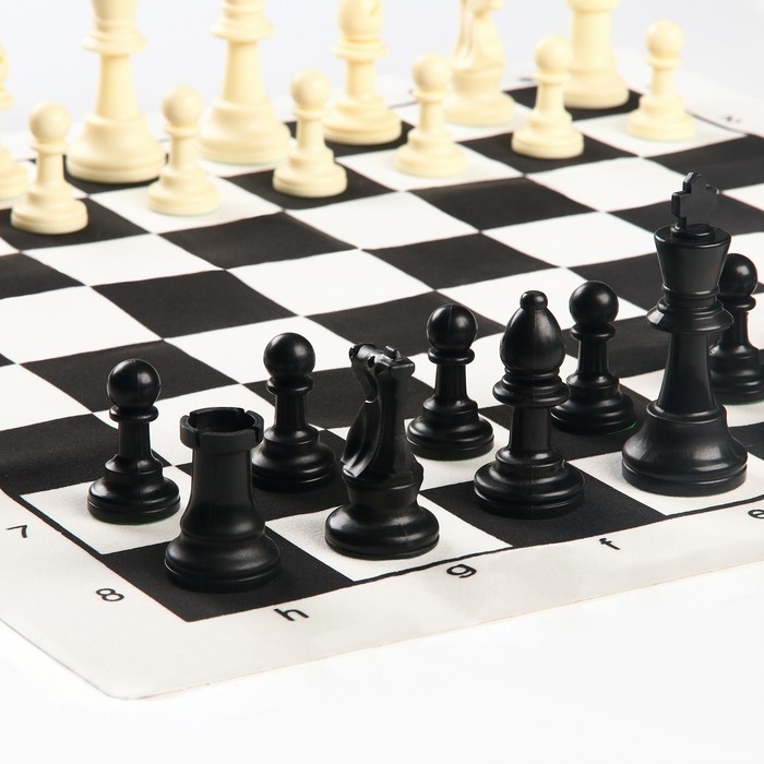Шахматные фигуры, пешка h=4.5 см, ферзь h=7.5 см, поле 50×50 см