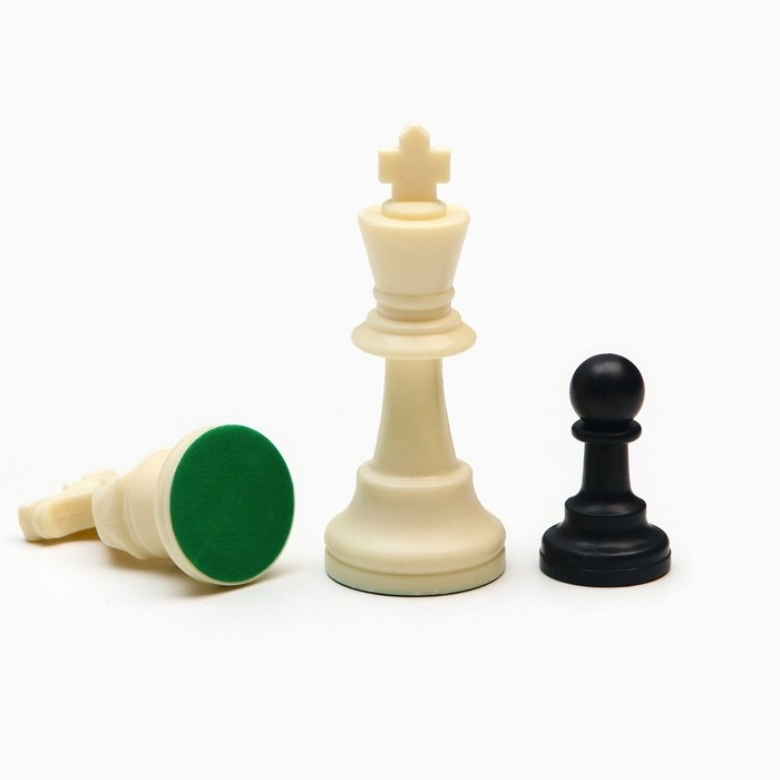 Шахматные фигуры, пешка h=4.5 см, ферзь h=7.5 см, поле 50×50 см