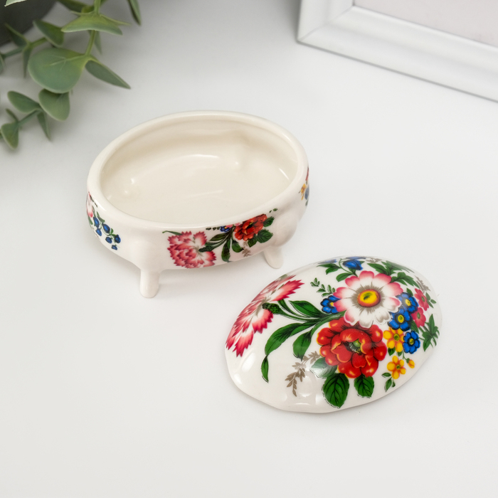 Шкатулка для украшений на ножках «Гвоздики», керамика, 6.1×7.7×4.8 см