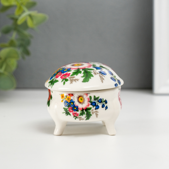 Шкатулка для украшений на ножках «Гвоздики», керамика, 6.1×7.7×4.8 см