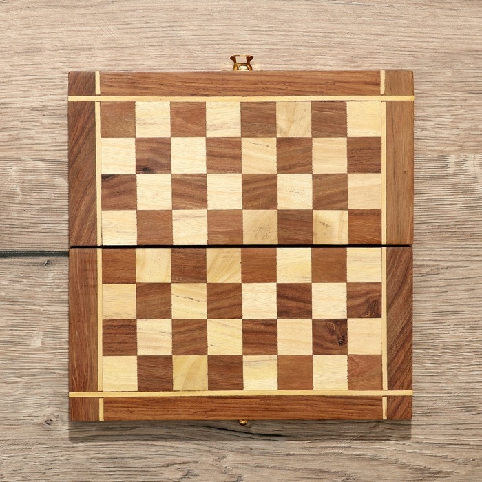 Шахматы, 25×25×4 см, дерево шишам