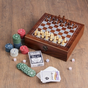 Набор классических настольных игр 4 в 1: шахматы, покер, 24×24 см