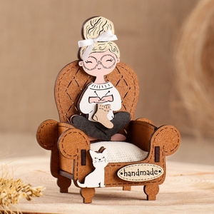 Игольница сувенир «Рукодельница», МДФ, Дуб-золото, 8.5×5×11.5 см