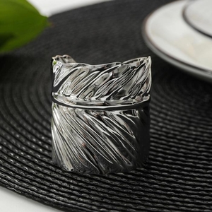 Кольцо для салфетки «Лист», 6.5×4.5×5 см, серебристое