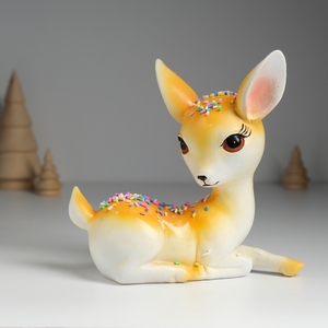 Фигурка полистоун «Олень лежащий с посыпкой», 16.5×7×16 см
