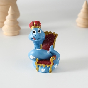 Фигурка полистоун «Змей в короне с королевским троном», 5×6 см