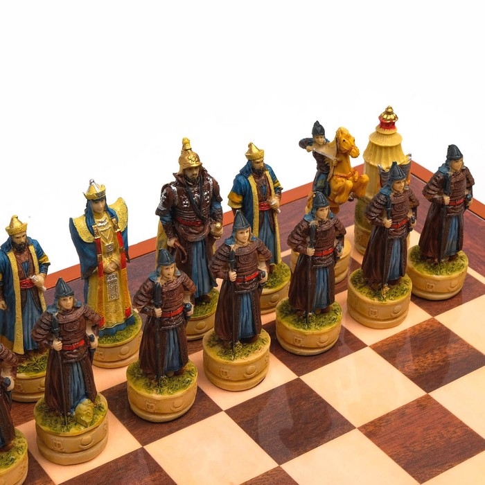 Шахматы подарочные «Монгольское иго», полистоун, доска дерево 36×36 см