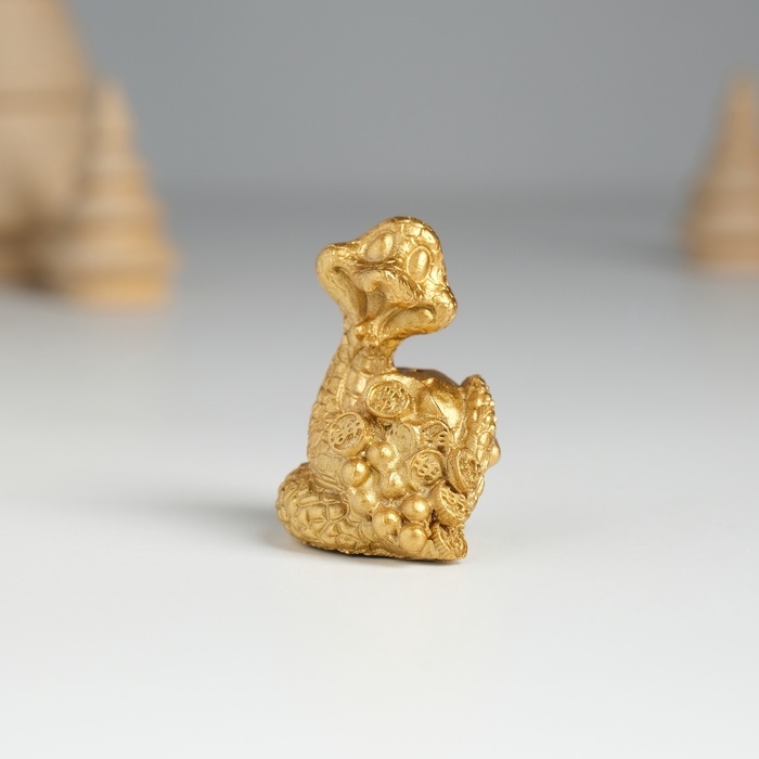 Фигурка полистоун «Змея удачи с богатствами», 3.3×3×4 см, МИКС