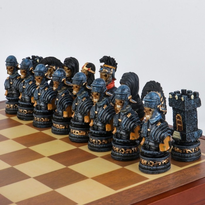 Шахматы деревянные подарочные сувенирные «Долина смерти», 36×36 см, король h=7.5 см, пешка h=6.5 с